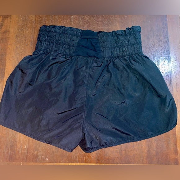 Love Tree Scrunched Back Brief Lined Running Shorts Size Medium - Picture 2 of 7